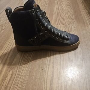 Bally's Hekem Fur-lined Suede size 8 mens